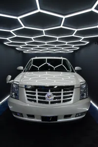 ESCALADE　ヴェローチェコーティング（耐久1年） 神奈川県横浜市都筑区　カーコーティング専門店　アンクオーレ